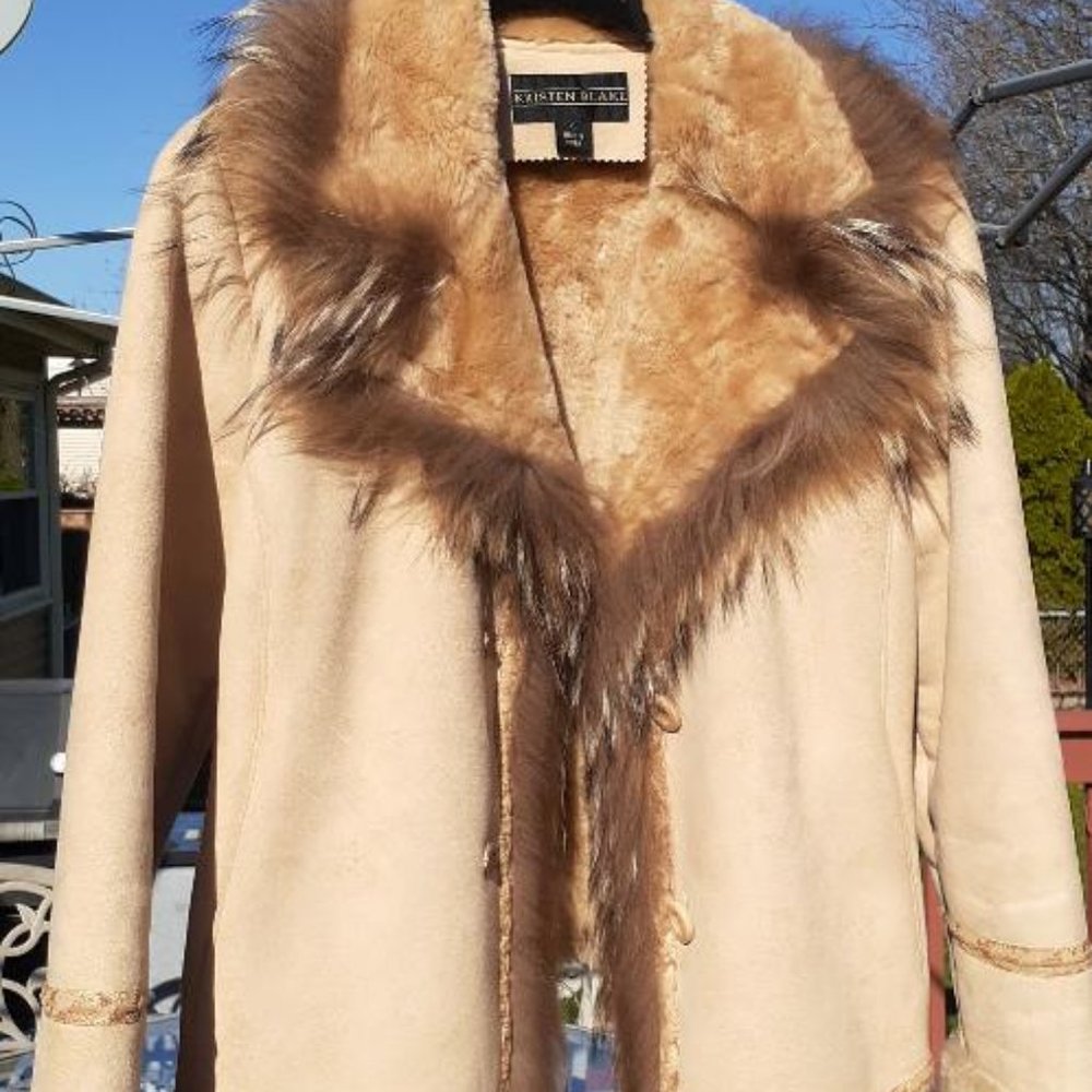 Stylish Faux Suede Jacket w/Fox Fur Trim